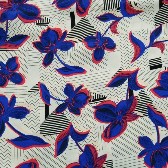 Halogen Floral Flutter Ruffle Sleeve V-Neck Shirt - Picture 4 of 5